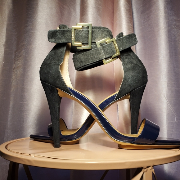 Calvin Klein Vivian Platform Sandal - Picture 7 of 14